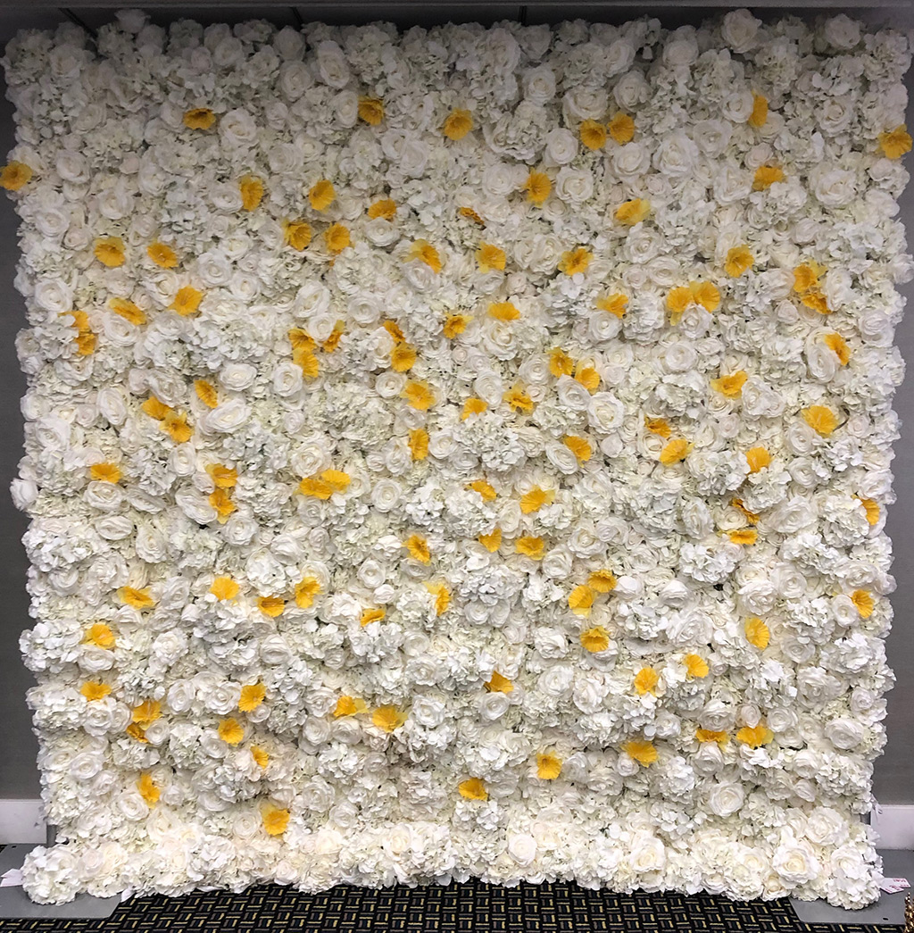 Flower wall with daffodils
