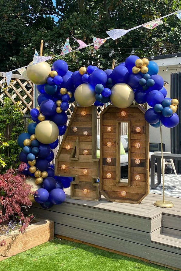 Rustic 40 Numbers with Balloons