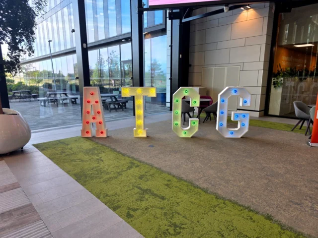 Our light up letters with coloured bulbs for 🧬 DNA Day at @illuminainc last week for an education event for Year 5 and 6 students.

ATCG is an acronym for the four types of bases found in a DNA molecule.

*
*
*
*
*
#lightuplove #lightupletters #lightupletterscambridge #cambridge  #dnaday